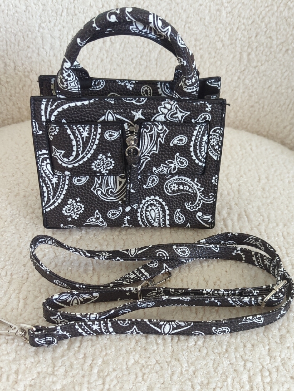 Brandon Blackwood Kuei bag in Black bandana Paisley print - Picture 3 of 11